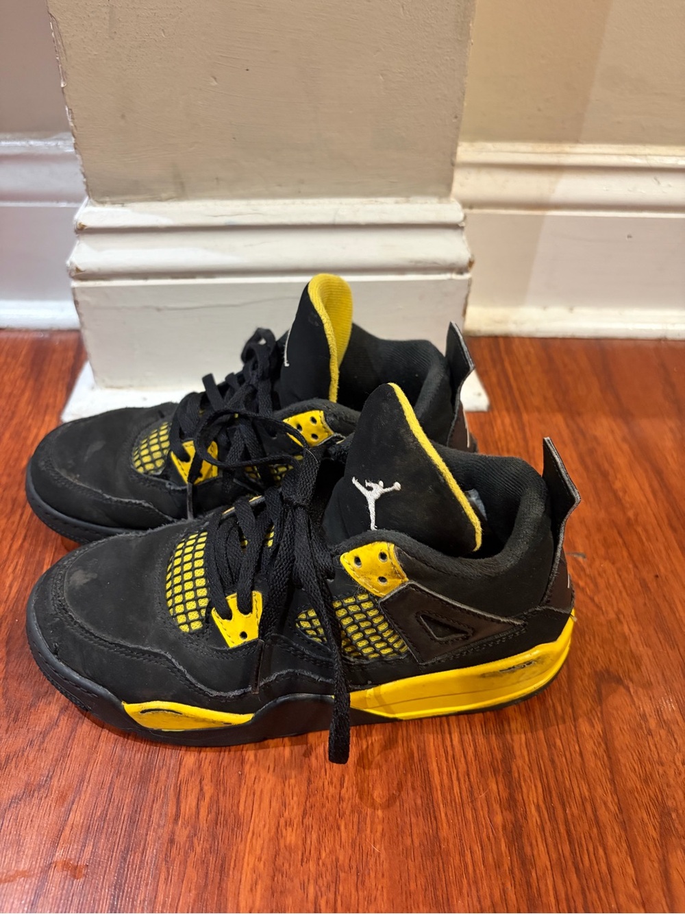 Air Jordan 4 Retro ‘Thunder’ Size 2 2023